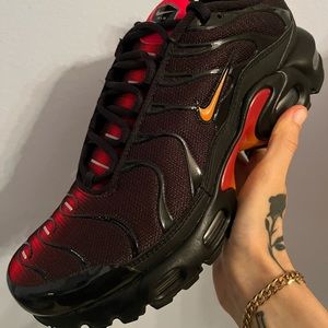 Air Max Plus GS ‘Black University Red’